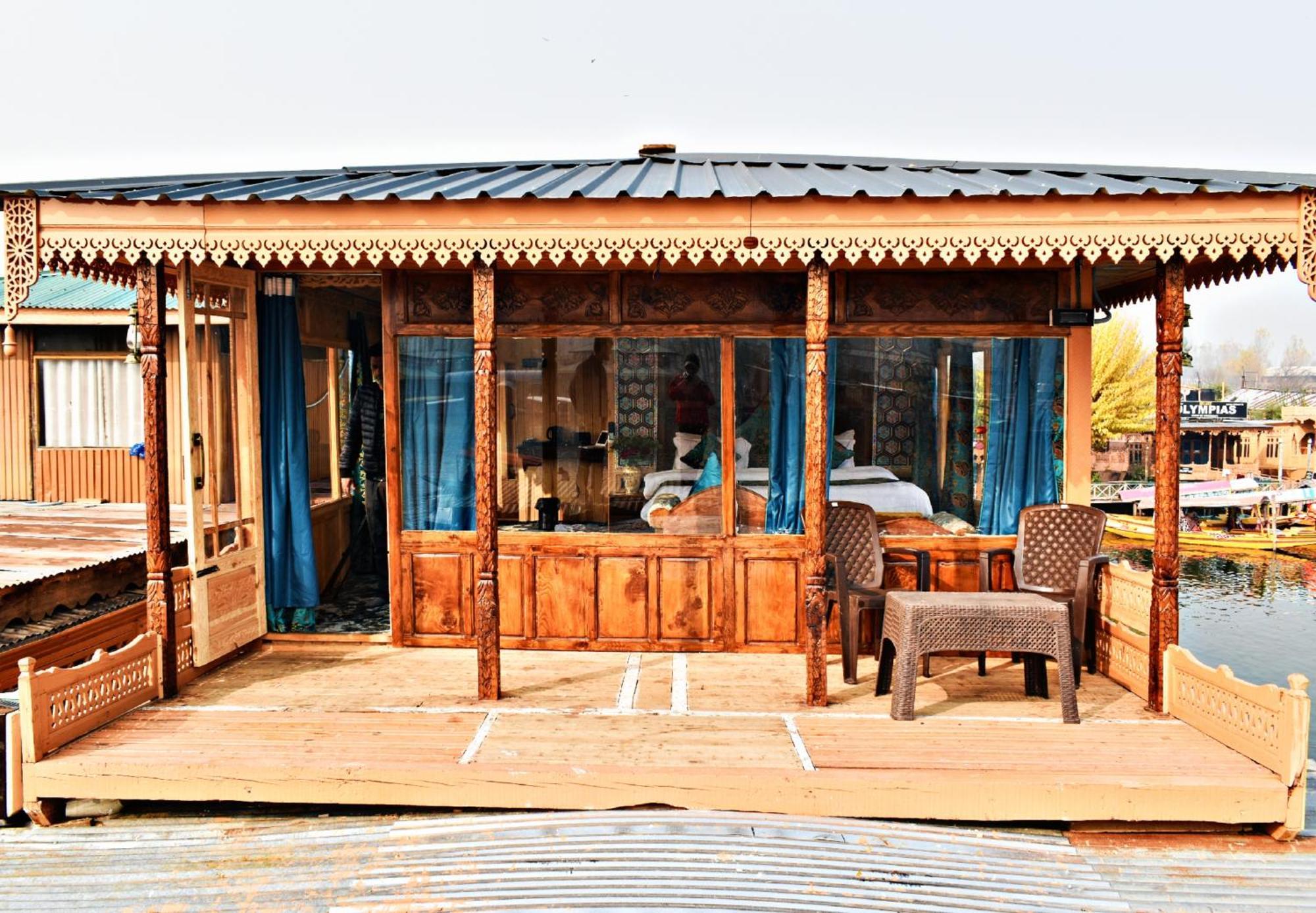 Отель Heritage Amina Group Of Houseboats Сринагар Экстерьер фото